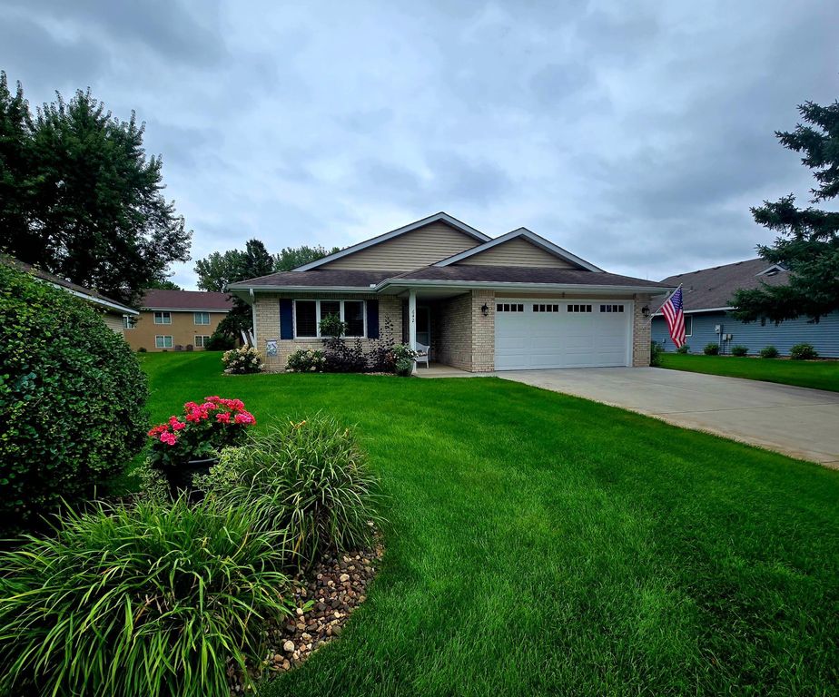 642 Jenisa Drive, Saint Cloud, MN 56301