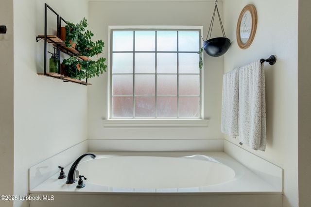 5512 103rd Street, Lubbock, TX 79424