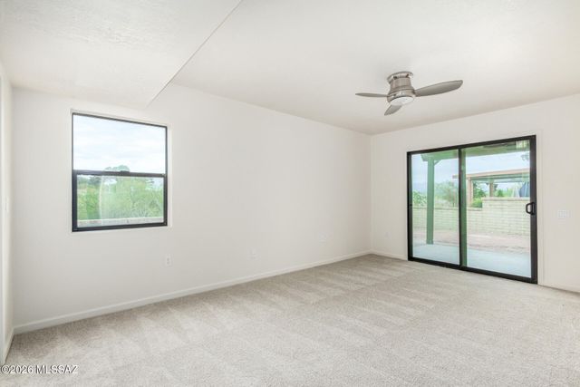 750 W Camino Iturbide, Green Valley, AZ 85622