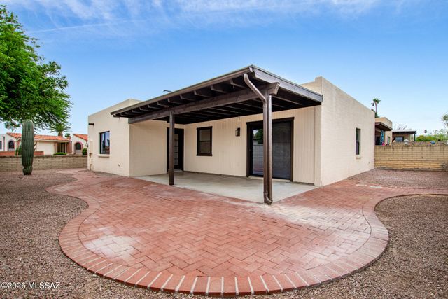 750 W Camino Iturbide, Green Valley, AZ 85622