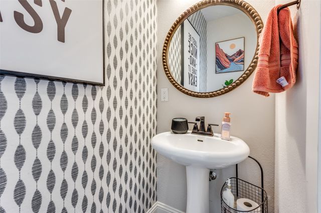 6200 Mcnatt Road, Aubrey, TX 76227