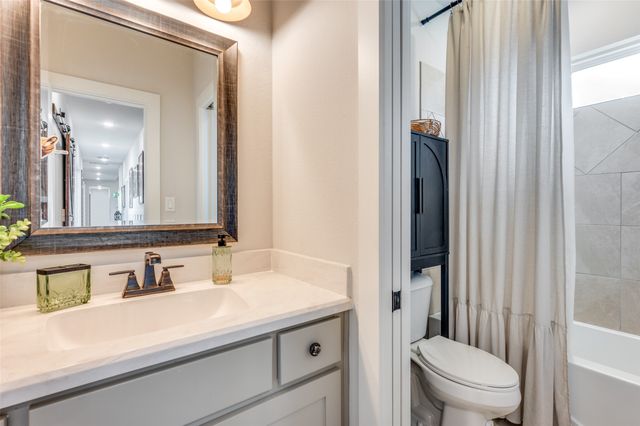 6200 Mcnatt Road, Aubrey, TX 76227