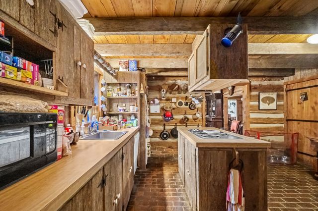 2708 LEDFORD MILL ROAD, Wartrace, TN 37183