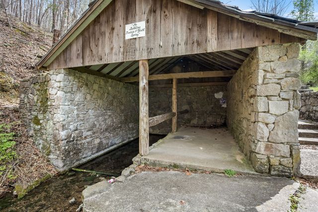 2708 LEDFORD MILL ROAD, Wartrace, TN 37183