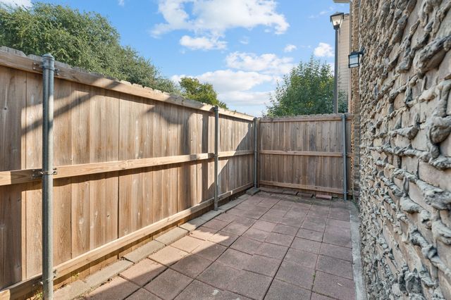 883 Dublin Drive B, Richardson, TX 75080