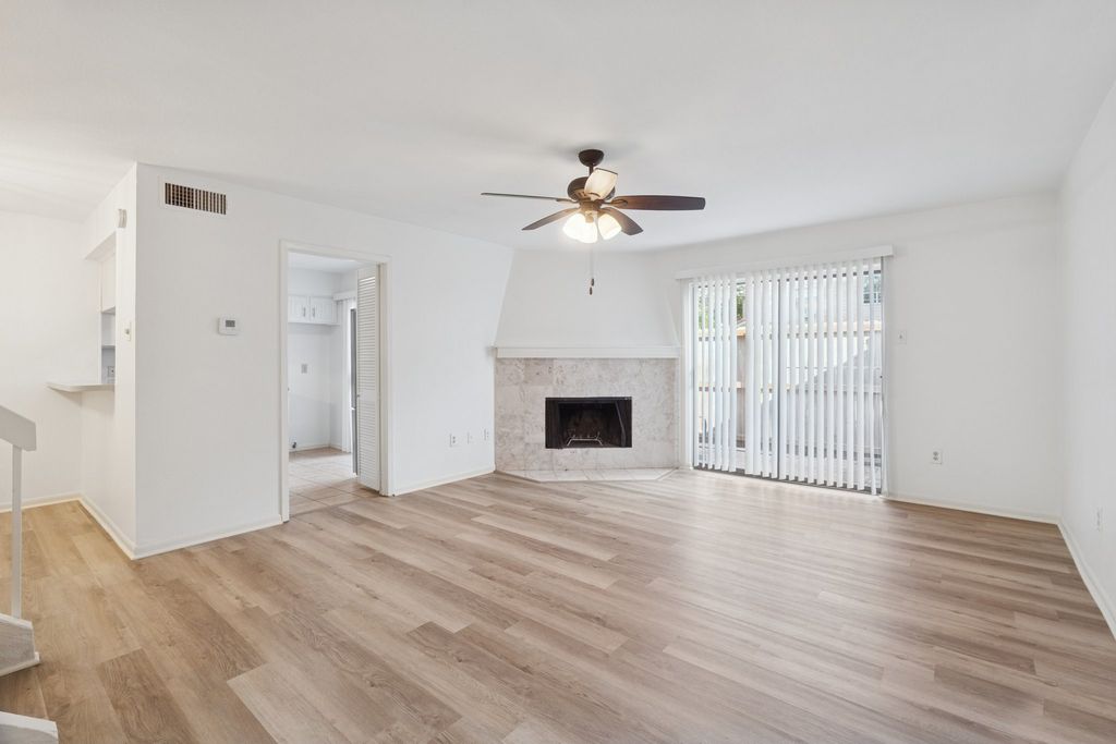 883 Dublin Drive B, Richardson, TX 75080