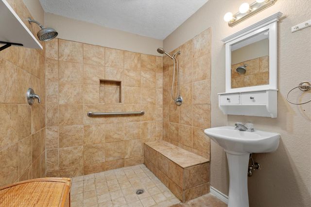 10205 Fostoria Road, Cleveland, TX 77328