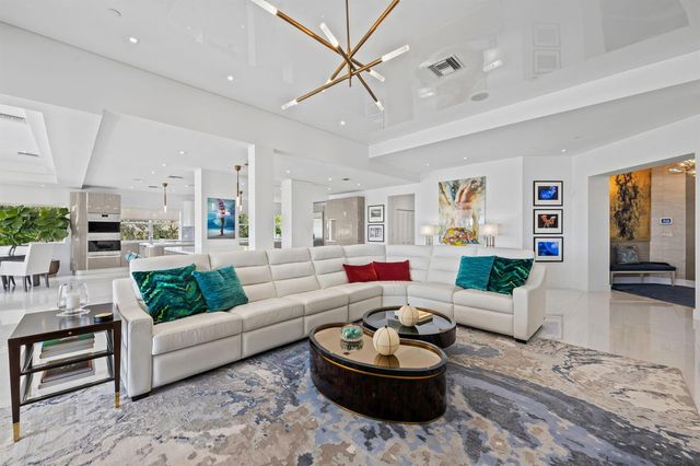 1050 Seminole Drive Phb, Fort Lauderdale, FL 33304