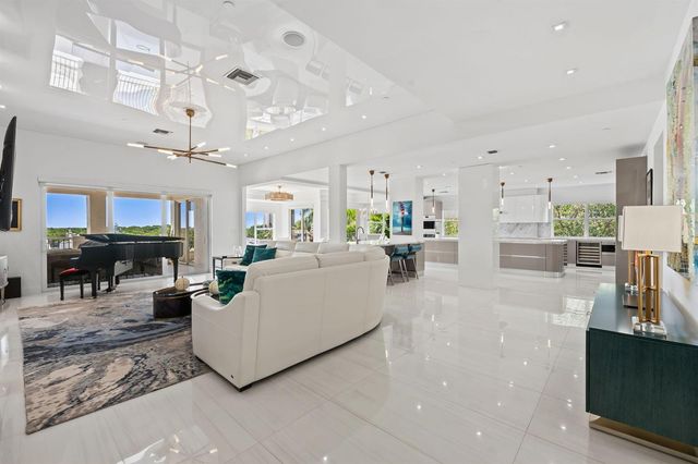 1050 Seminole Drive Phb, Fort Lauderdale, FL 33304