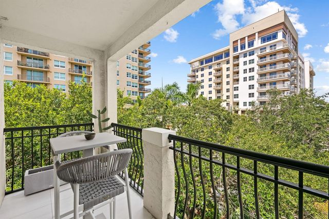 1050 Seminole Drive Phb, Fort Lauderdale, FL 33304