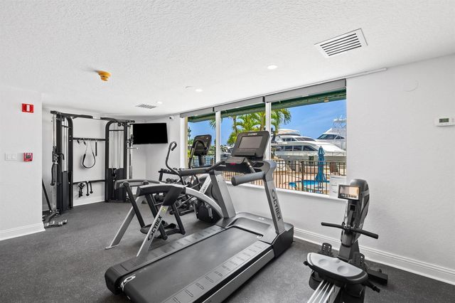 1050 Seminole Drive Phb, Fort Lauderdale, FL 33304