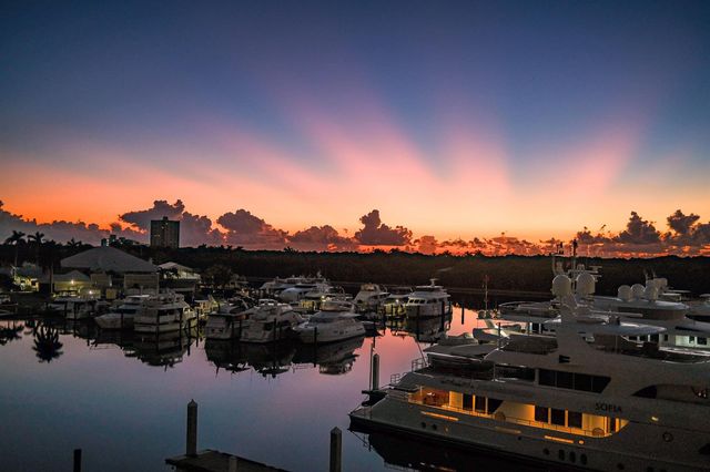 1050 Seminole Drive Phb, Fort Lauderdale, FL 33304