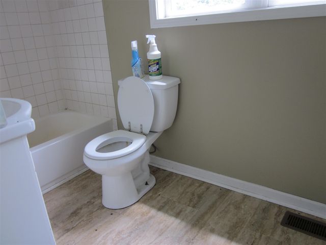 415 S Main Street, Lawton, MI 49065