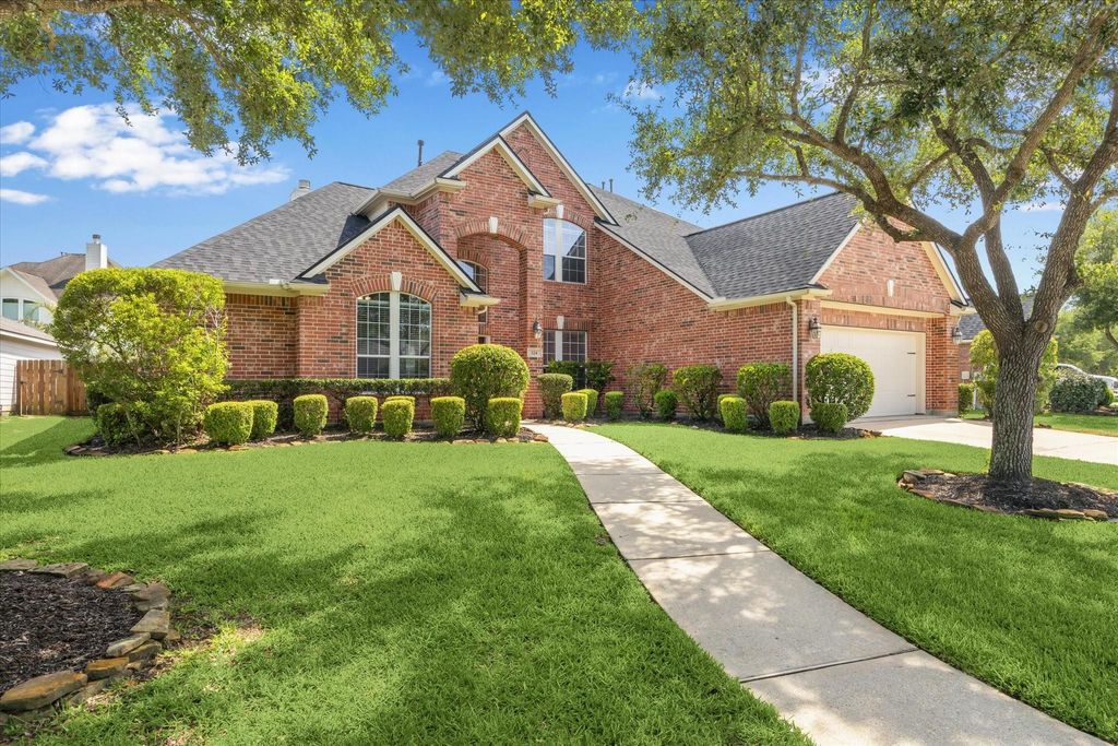 124 Lamar Canyon Lane, Friendswood, TX 77546