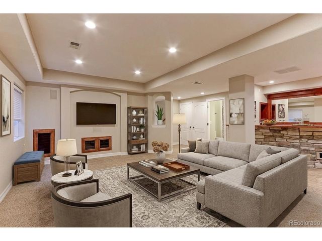 6260 Saddleback Ave, Longmont, CO 80504