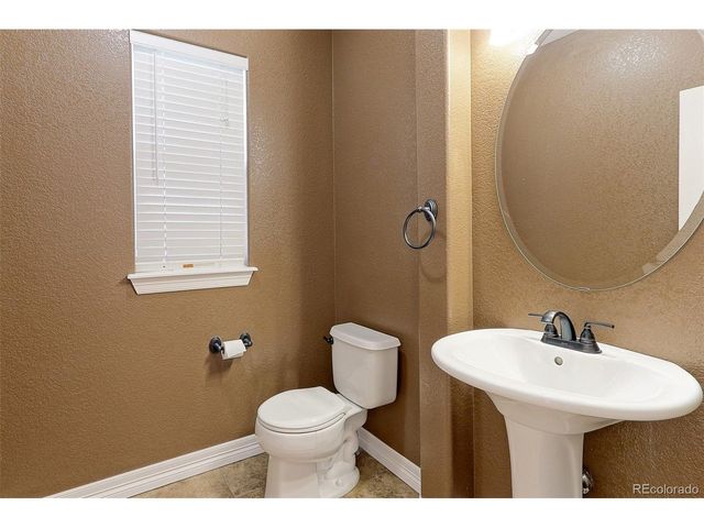 6260 Saddleback Ave, Longmont, CO 80504