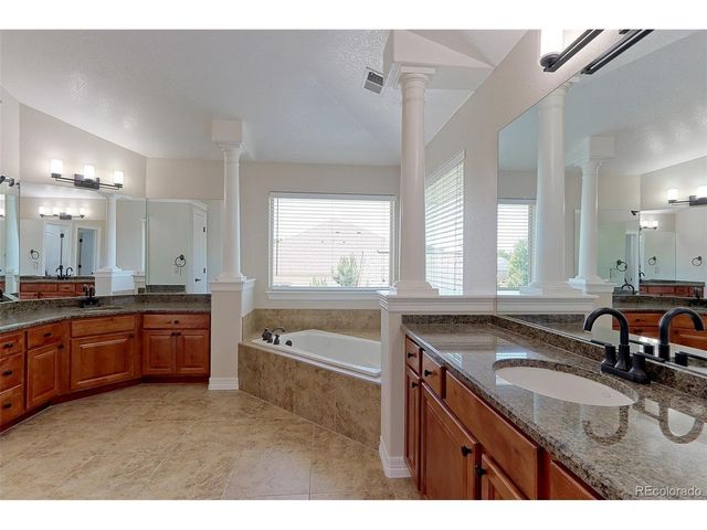 6260 Saddleback Ave, Longmont, CO 80504