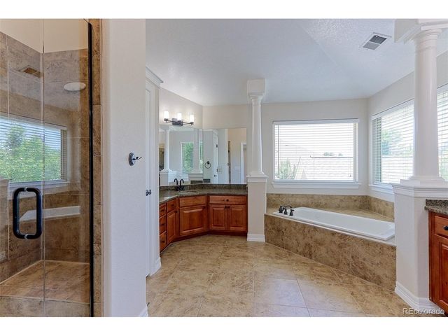 6260 Saddleback Ave, Longmont, CO 80504