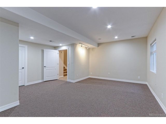 6260 Saddleback Ave, Longmont, CO 80504