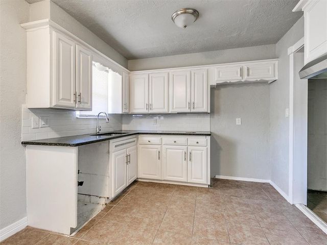 401 S Dallas Avenue, Moore, OK 73160