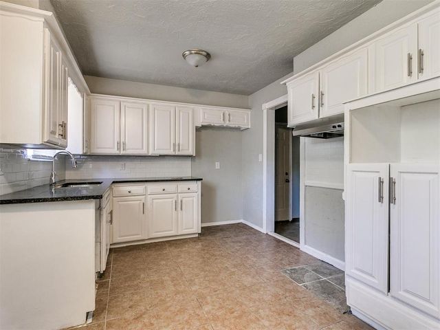 401 S Dallas Avenue, Moore, OK 73160