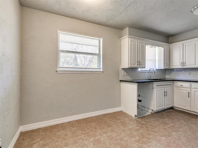 401 S Dallas Avenue, Moore, OK 73160