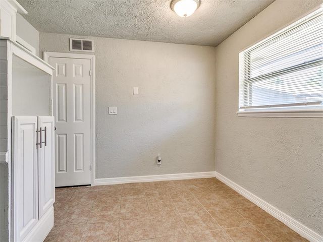 401 S Dallas Avenue, Moore, OK 73160
