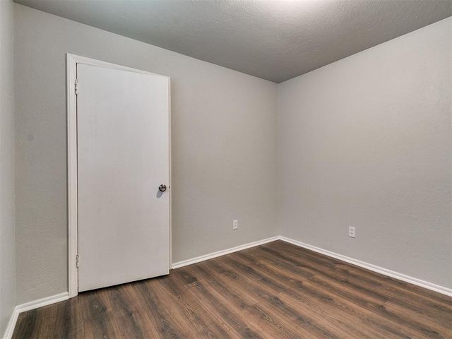 401 S Dallas Avenue, Moore, OK 73160