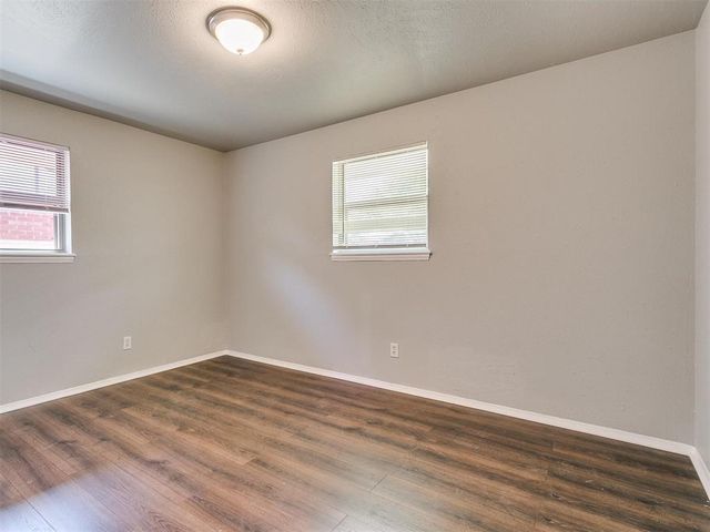 401 S Dallas Avenue, Moore, OK 73160