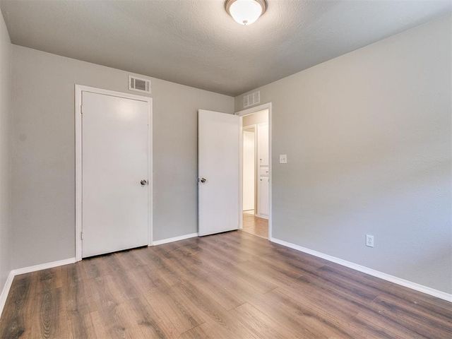401 S Dallas Avenue, Moore, OK 73160