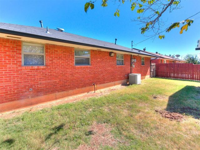 401 S Dallas Avenue, Moore, OK 73160