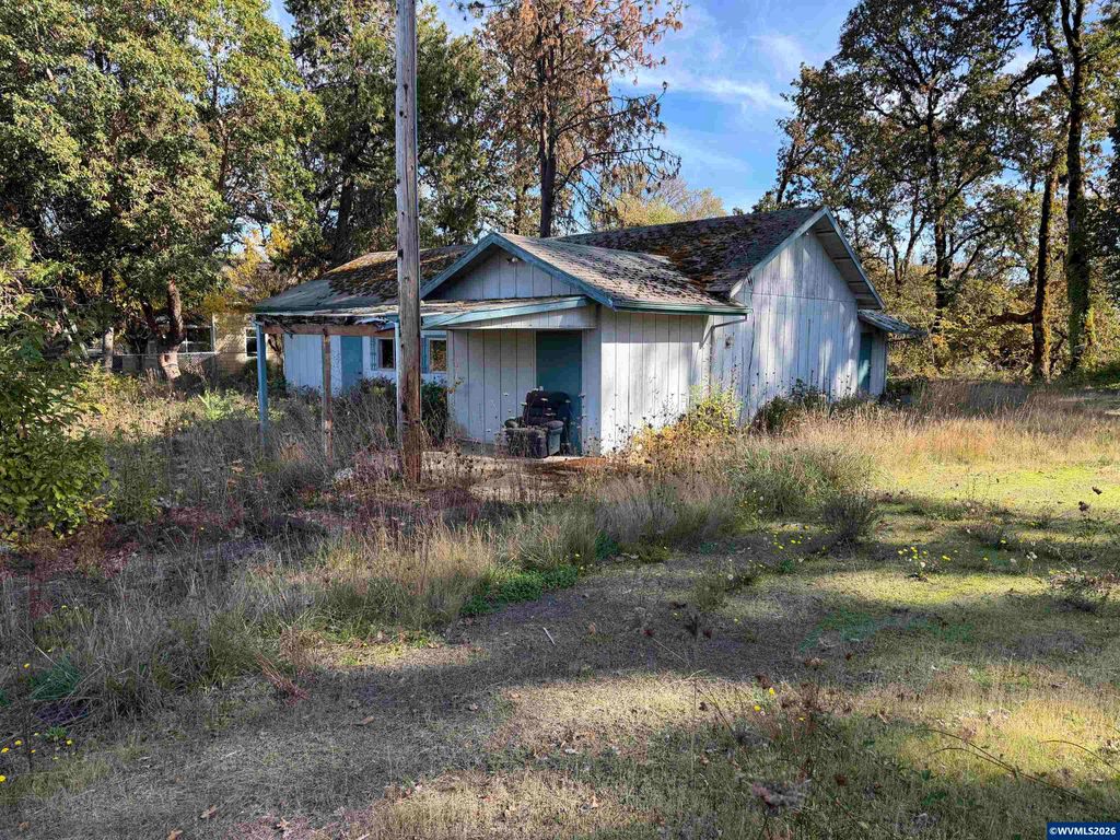 Image 1 of property listing at 32371 SW West Valley Hwy, Sheridan, OR 97378