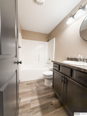 1539 Stonewood Avenue, Grand Island, NE 68803