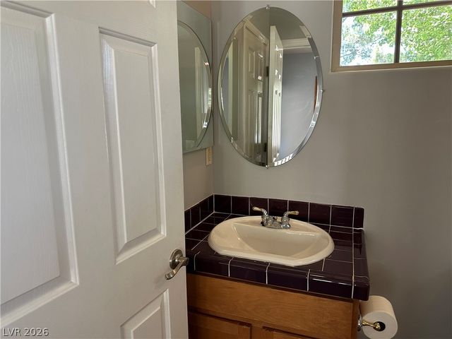 26 Fountainhead Circle, Henderson, NV 89052