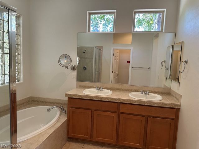 26 Fountainhead Circle, Henderson, NV 89052