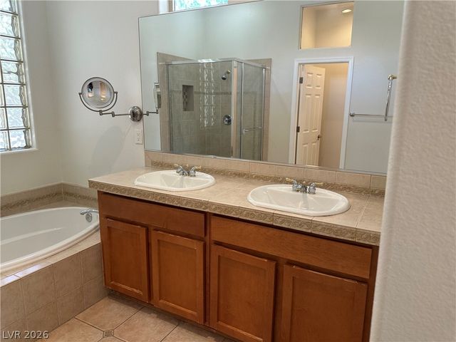 26 Fountainhead Circle, Henderson, NV 89052