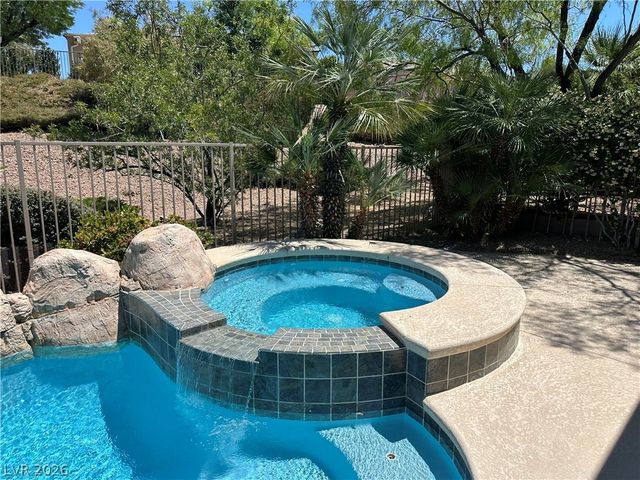 26 Fountainhead Circle, Henderson, NV 89052