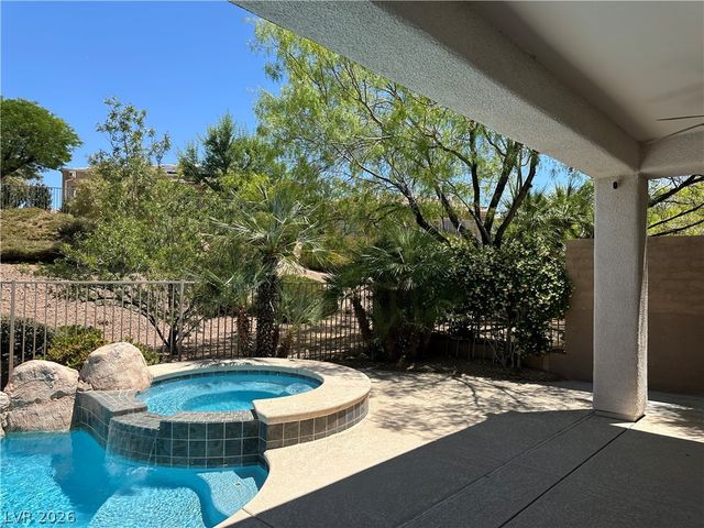 26 Fountainhead Circle, Henderson, NV 89052