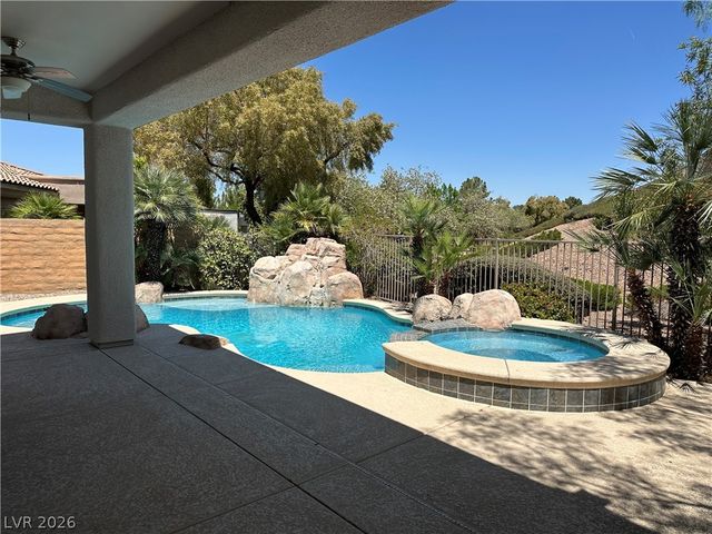 26 Fountainhead Circle, Henderson, NV 89052