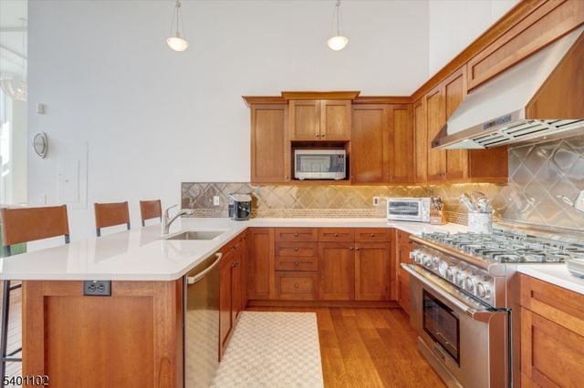 119 Walnut St 1, Montclair Twp., NJ 07042