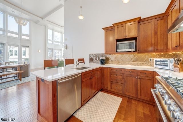 119 Walnut St 1, Montclair Twp., NJ 07042