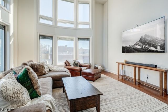 119 Walnut St 1, Montclair Twp., NJ 07042