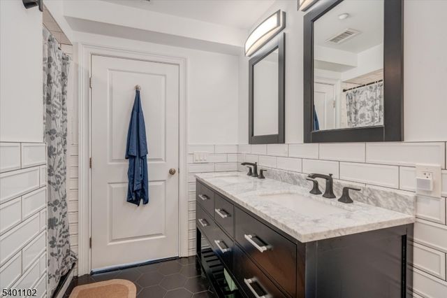 119 Walnut St 1, Montclair Twp., NJ 07042