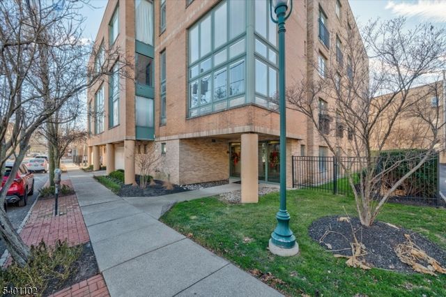 119 Walnut St 1, Montclair Twp., NJ 07042