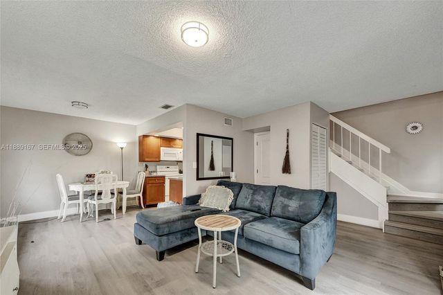 2218 NW 59th Way 63B, Lauderhill, FL 33313