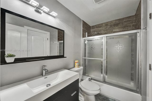 2218 NW 59th Way 63B, Lauderhill, FL 33313