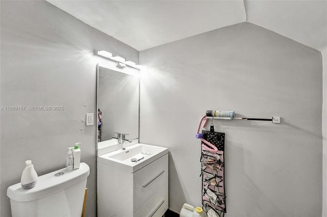 2218 NW 59th Way 63B, Lauderhill, FL 33313