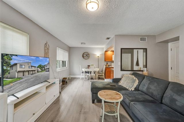 2218 NW 59th Way 63B, Lauderhill, FL 33313