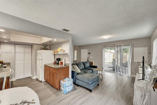 2218 NW 59th Way 63B, Lauderhill, FL 33313
