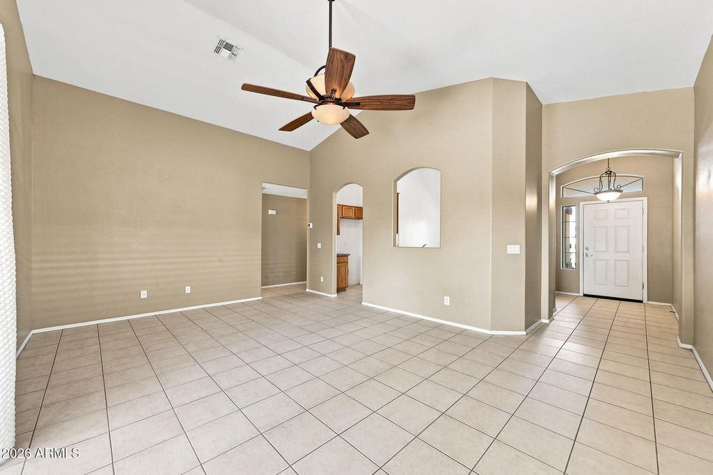 13229 W Lisbon Lane, Surprise, AZ 85379 — photo 2